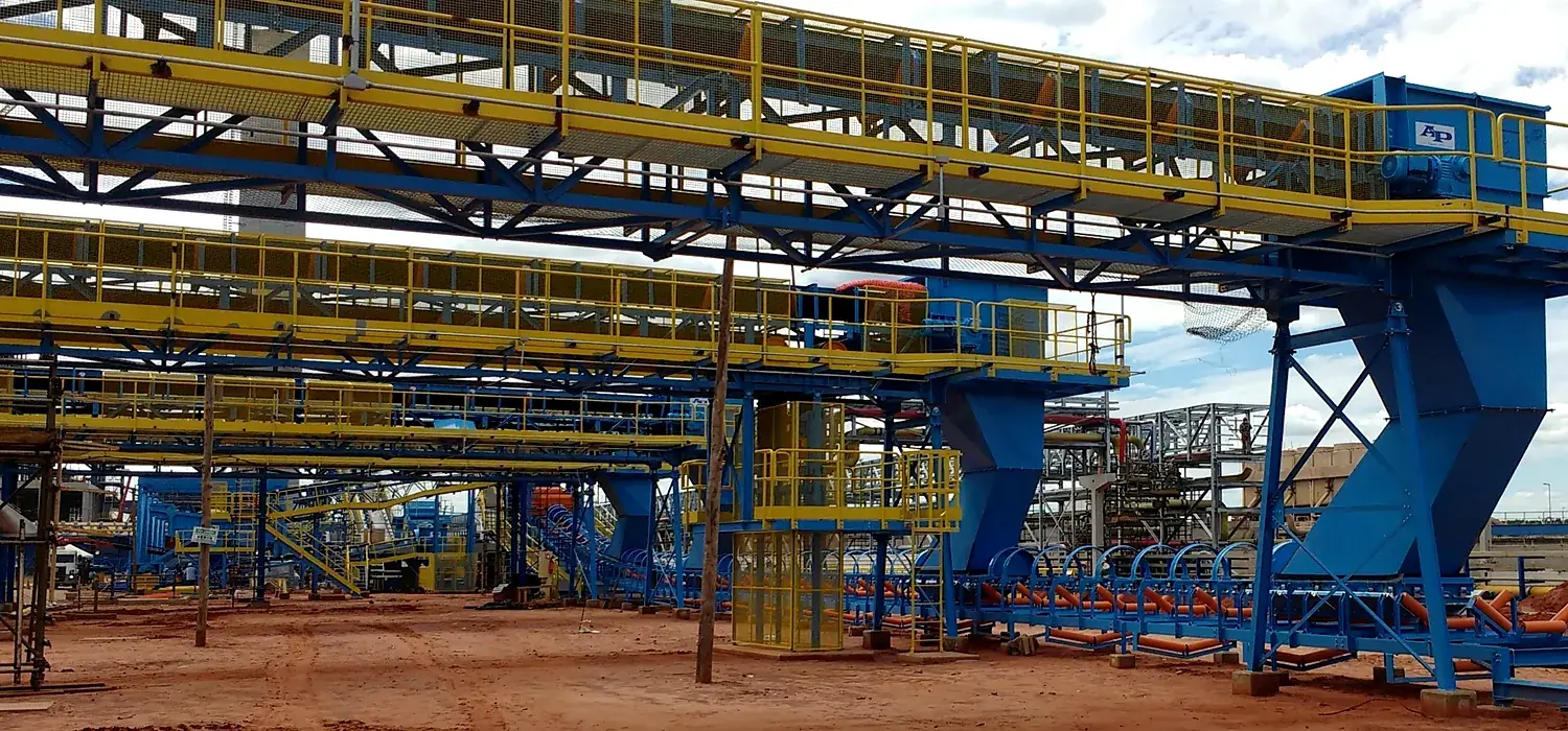 Projeto EPC da AP em operação: galerias de transportadores e torre de transferência